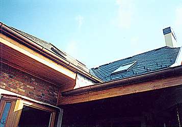 Pohad na strechu s osadenm svetlovodom a u aj s uloenou strenou krytinou